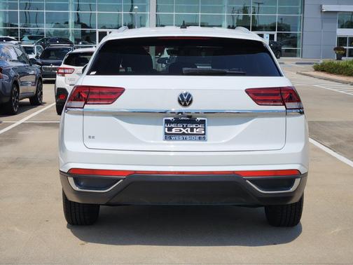 Pure White 2022 Volkswagen Atlas Cross Sport 2.0T SE