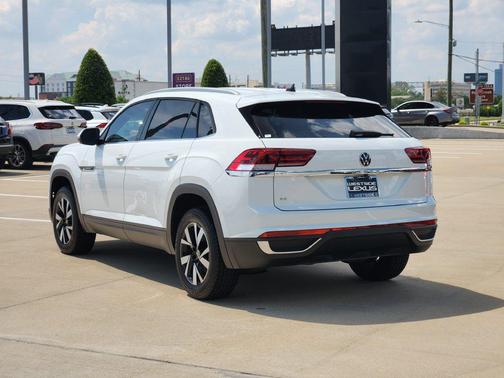 Pure White 2022 Volkswagen Atlas Cross Sport 2.0T SE