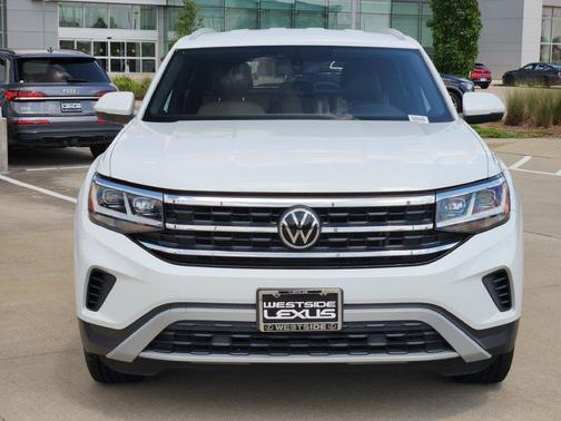 Pure White 2022 Volkswagen Atlas Cross Sport 2.0T SE