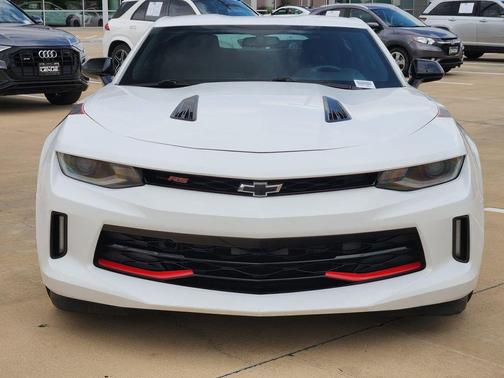 White 2018 Chevrolet Camaro 1LT