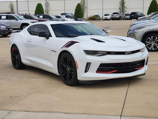 White 2018 Chevrolet Camaro 1LT