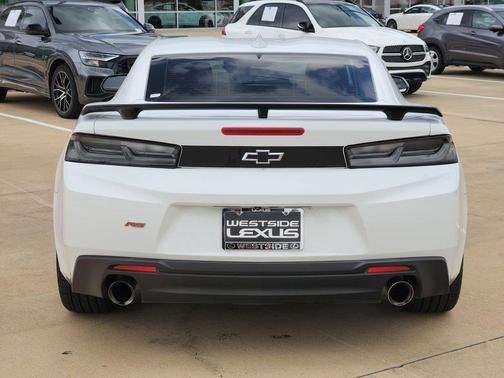 White 2018 Chevrolet Camaro 1LT
