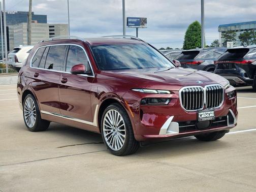 Red 2025 BMW X7 xDrive40i