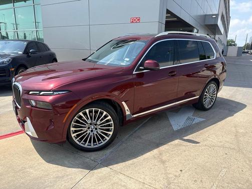 Red 2025 BMW X7 xDrive40i