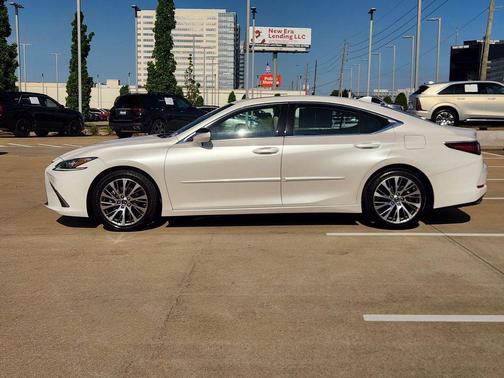 White 2019 Lexus ES 350 Base