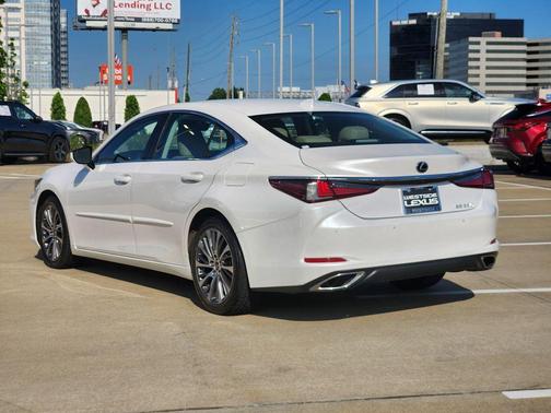 White 2019 Lexus ES 350 Base