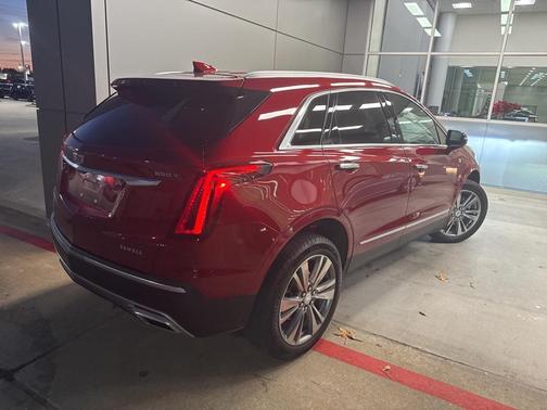 2023 Cadillac XT5 Premium Luxury