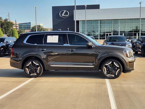 2023 Kia Telluride S
