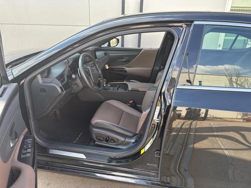 2025 Lexus ES 350 Base