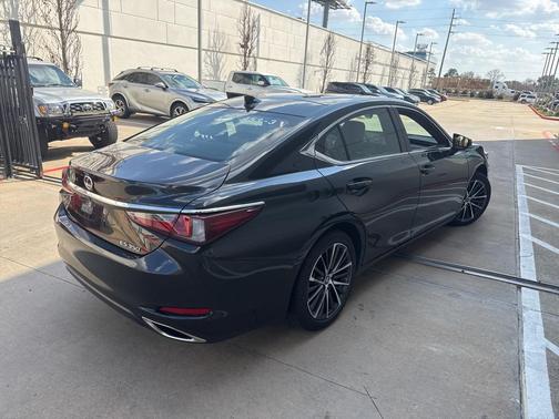 2025 Lexus ES 350 Base