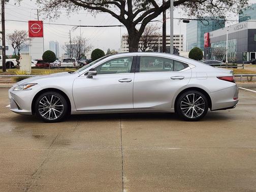 2025 Lexus ES 350 Base