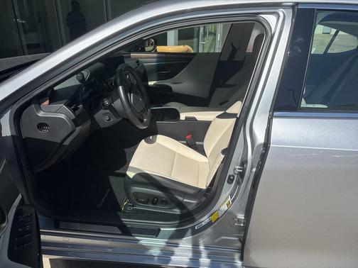 2025 Lexus ES 350 Base