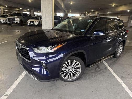 Blue 2022 Toyota Highlander Platinum