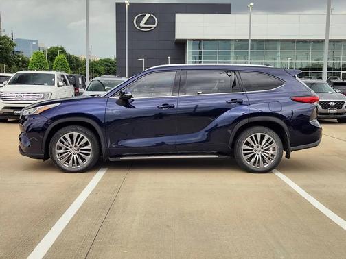 Blue 2022 Toyota Highlander Platinum