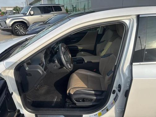 White 2019 Lexus ES 350 Ultra Luxury