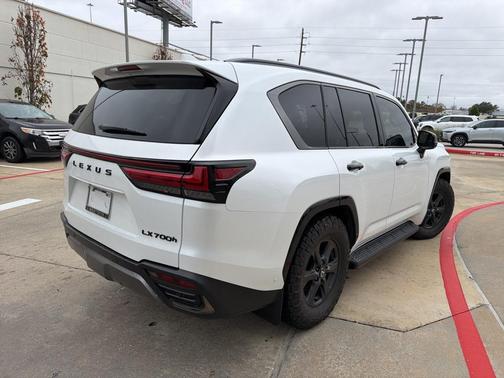 2025 Lexus LX 700h Overtrail