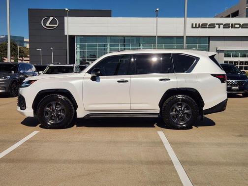 2025 Lexus LX 700h Overtrail