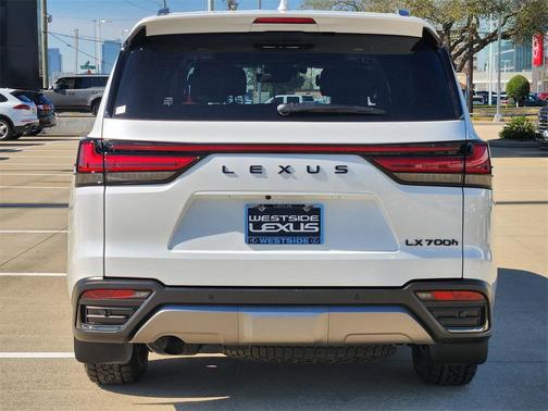 2025 Lexus LX 700h Overtrail