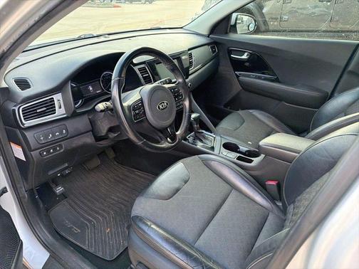 Gray 2019 Kia Niro EX