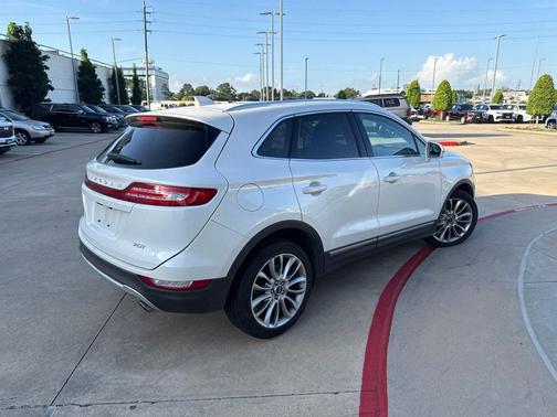 White Platinum Metallic Tri-Coat 2017 Lincoln MKC Reserve