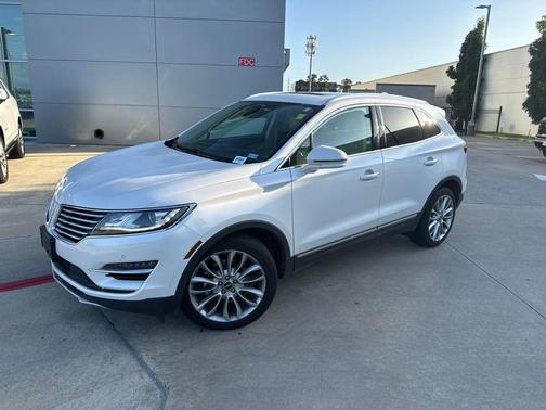 White Platinum Metallic Tri-Coat 2017 Lincoln MKC Reserve