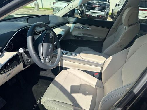 Black 2023 Genesis GV70 2.5T AWD
