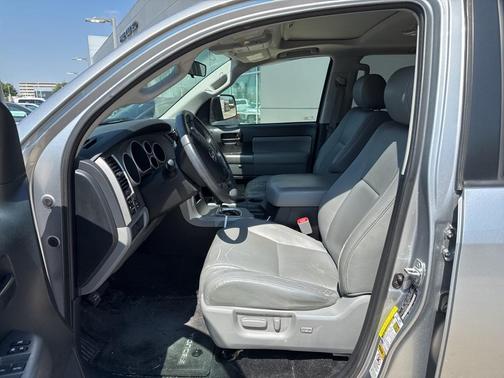 2013 Toyota Sequoia SR5