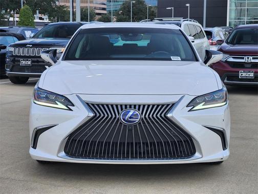 2021 Lexus ES 300h Ultra Luxury