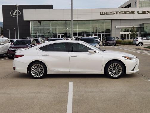 2021 Lexus ES 300h Ultra Luxury