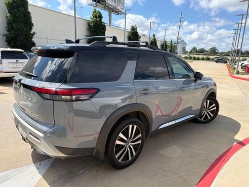 Boulder Gray Pearl 2023 Nissan Pathfinder Platinum