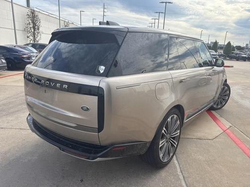2023 Land Rover Range Rover P530 SE
