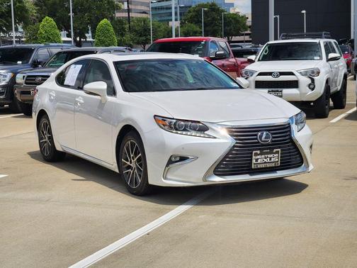 White 2017 Lexus ES 350 Base