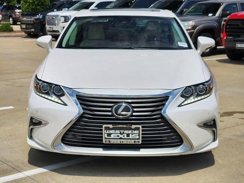 White 2017 Lexus ES 350 Base