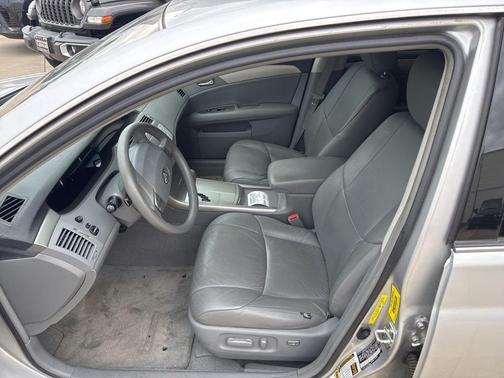 Gray 2010 Toyota Avalon XL