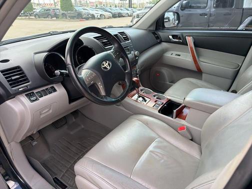 Black 2010 Toyota Highlander Limited