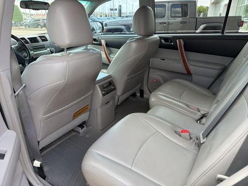 Black 2010 Toyota Highlander Limited