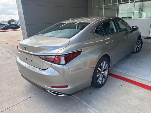 2019 Lexus ES 350 Base