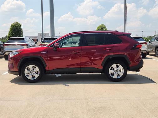 2021 Toyota RAV4 Hybrid XLE