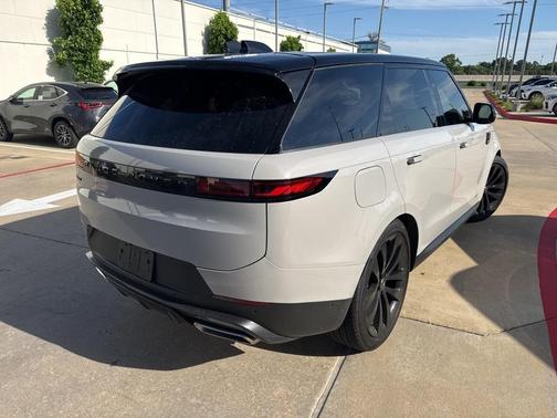 2025 Land Rover Range Rover Sport P360 SE