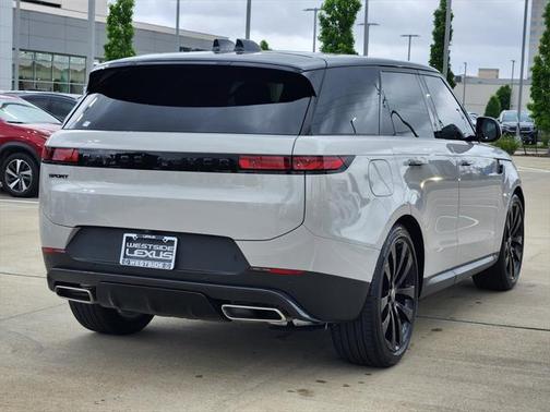 2025 Land Rover Range Rover Sport SE