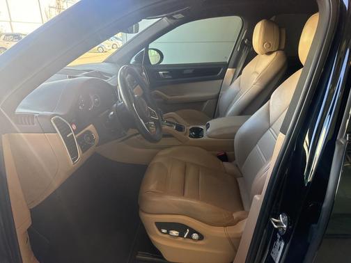 2020 Porsche Cayenne Cayenne