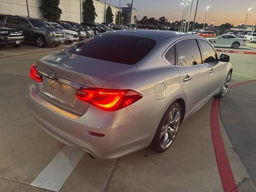 2015 INFINITI Q70L 3.7