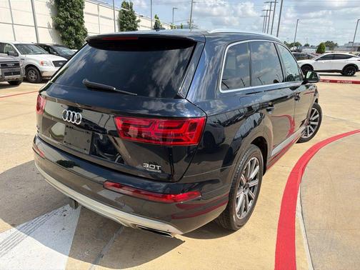 Ink Blue 2017 Audi Q7 3.0T Prestige
