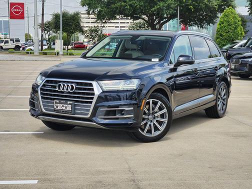 Ink Blue 2017 Audi Q7 3.0T Prestige