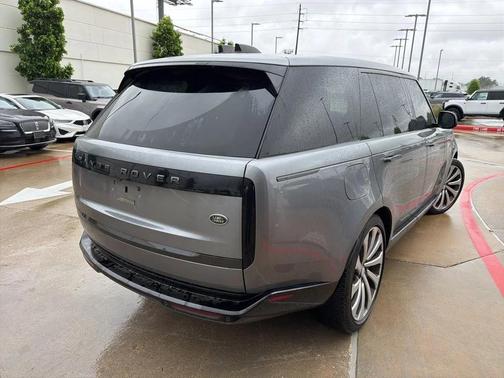 2023 Land Rover Range Rover P530 SE