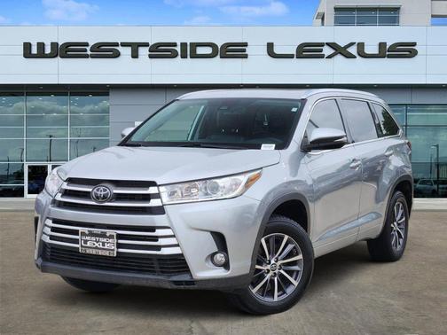 Silver 2018 Toyota Highlander XLE