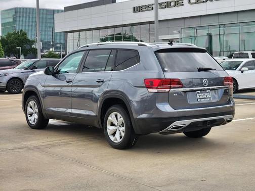Gray 2018 Volkswagen Atlas 3.6L SE