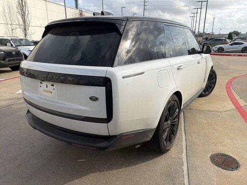 2023 Land Rover Range Rover P530 SE