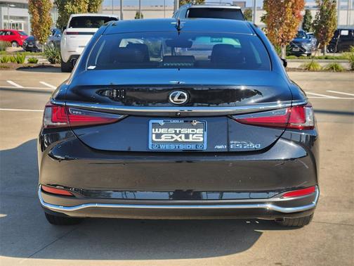 2023 Lexus ES 250 Base