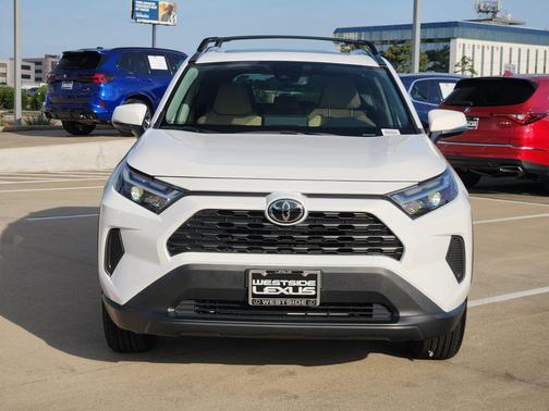 Ice Cap 2023 Toyota RAV4 XLE